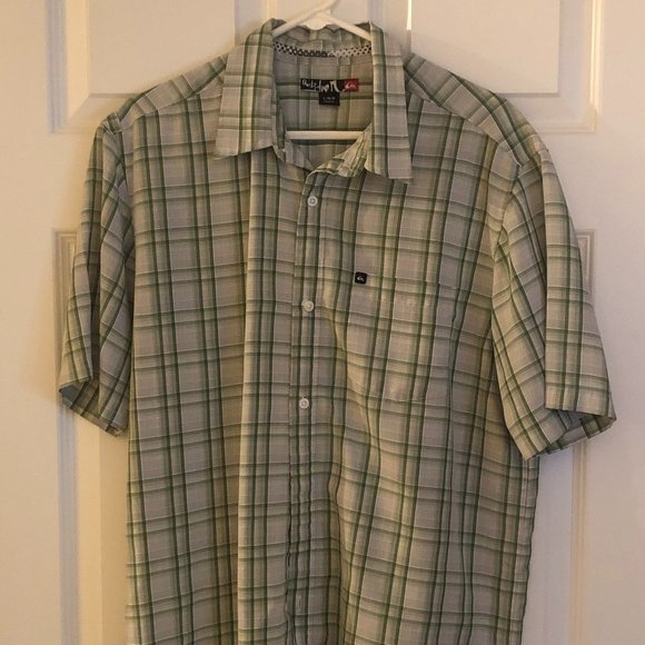 Quicksilver men's green/white plaid button up preowned short sleeve shirt-Size L - Picture 1 of 8